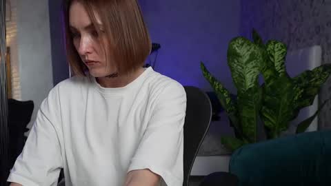 Snapshot of clara_bendover chatting on November 29, 7:06 pm Clara online show from November 29, 7:06 pm