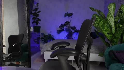 Snapshot of clara_bendover chatting on December 2, 7:09 pm Clara online show from December 2, 7:09 pm