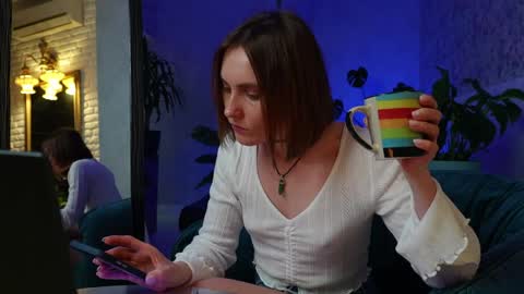 Snapshot of clara_bendover chatting on April 6, 6:31 pm Clara online show from April 6, 6:31 pm