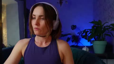 Snapshot of clara_bendover chatting on July 19, 6:22 pm Clara online show from July 19, 6:22 pm