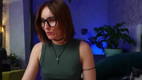 Snapshot of clara_bendover chatting on July 27, 5:42 pm Clara online show from July 27, 5:42 pm