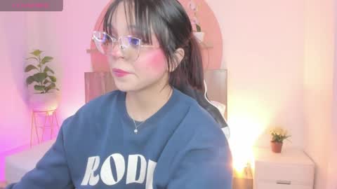 Snapshot of clara_lu chatting on May 23, 2:50 am C L A R A online show from May 23, 2:50 am