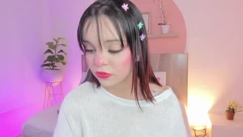 Snapshot of clara_lu chatting on June 3, 2:25 am C L A R A online show from June 3, 2:25 am