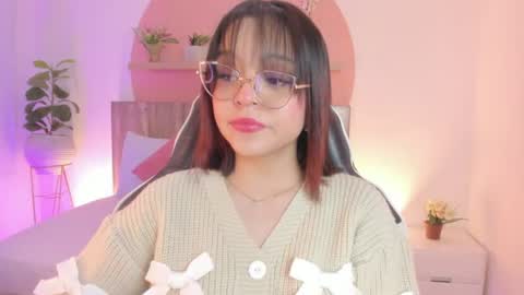 Snapshot of clara_lu chatting on June 10, 2:45 am C L A R A online show from June 10, 2:45 am