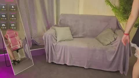 Snapshot of clara_neumann chatting on April 5, 3:47 am CANDYY3 online show from April 5, 3:47 am