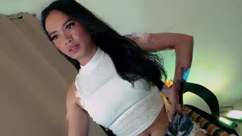 Snapshot of clarafuck chatting on February 18, 8:27 am clarafuck online show from February 18, 8:27 am