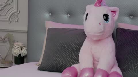 Snapshot of clarahazell chatting on December 8, 2:49 am ClaraHazel online show from December 8, 2:49 am