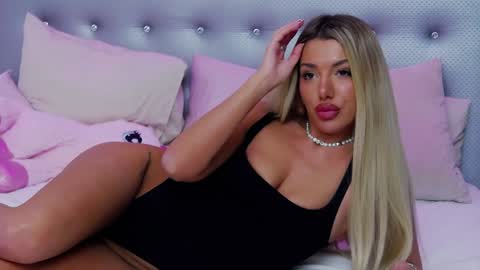 Snapshot of clarahazell chatting on January 5, 7:28 am ClaraHazel online show from January 5, 7:28 am
