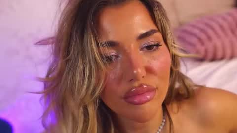 ClaraHazel online show from November 7, 5:40 am