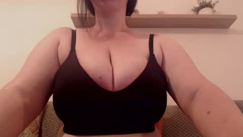Snapshot of claralollipop chatting on June 13, 10:40 pm Clara online show from June 13, 10:40 pm