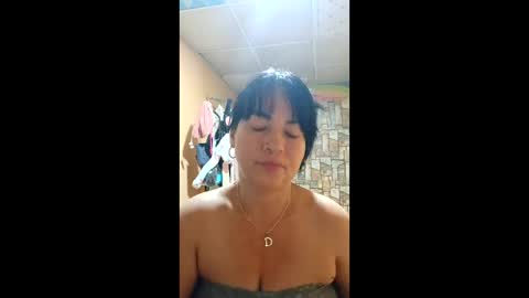 Snapshot of clarastone486141 chatting on May 21, 4:52 am clarastone486141 online show from May 21, 4:52 am
