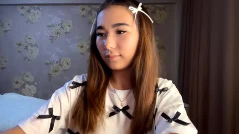Snapshot of claribelatienza chatting on October 5, 12:58 pm Yuna online show from October 5, 12:58 pm