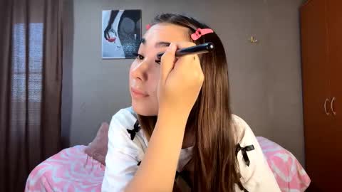 Snapshot of claribelatienza chatting on October 19, 8:04 am Yuna online show from October 19, 8:04 am