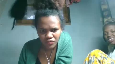 Snapshot of clarisse98 chatting on October 26, 2:06 am clarisse98 online show from October 26, 2:06 am