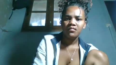 Snapshot of clarisse98 chatting on November 10, 1:59 am clarisse98 online show from November 10, 1:59 am