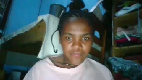 Snapshot of clarisse98 chatting on November 19, 12:27 pm clarisse98 online show from November 19, 12:27 pm