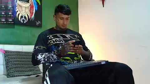 Snapshot of clark__ken chatting on February 16, 8:05 pm Juanpaindependent model online show from February 16, 8:05 pm