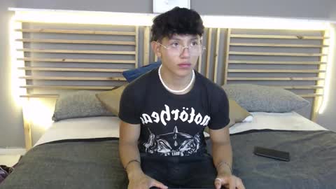 clar online show from February 23, 8:39 pm