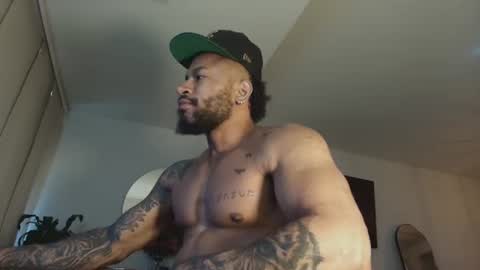 Snapshot of clark_strong chatting on June 26, 12:09 pm clark_strong online show from June 26, 12:09 pm
