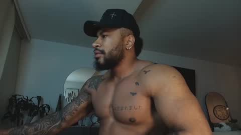 Snapshot of clark_strong chatting on July 23, 10:35 am clark_strong online show from July 23, 10:35 am