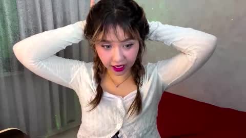 Snapshot of clary_cloud chatting on November 29, 6:11 pm Lara online show from November 29, 6:11 pm