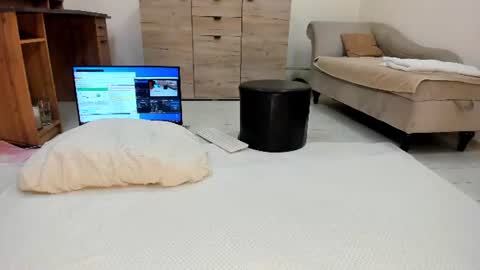 Deea xxx online show from June 25, 2:33 am