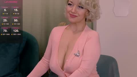 Classy Tinna online show from December 6, 2:49 pm