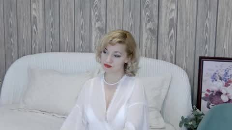 Snapshot of classytinna chatting on April 4, 3:49 am Classy Tinna online show from April 4, 3:49 am