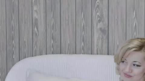 Snapshot of classytinna chatting on April 14, 5:13 am Classy Tinna online show from April 14, 5:13 am