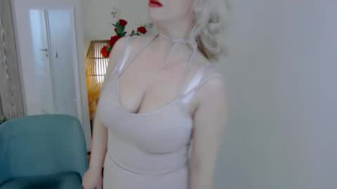 Snapshot of classytinna chatting on April 25, 5:32 am Classy Tinna online show from April 25, 5:32 am
