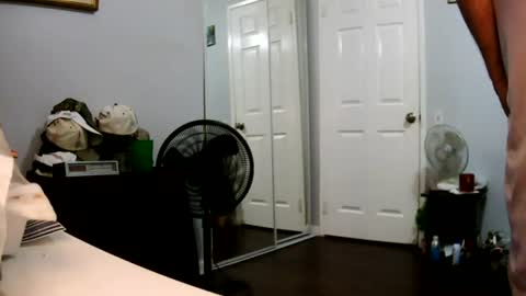 Claudia online show from June 15, 1:46 pm