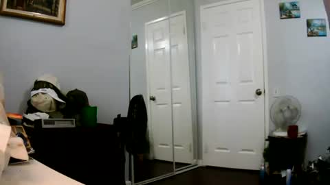 Claudia online show from June 16, 3:58 pm