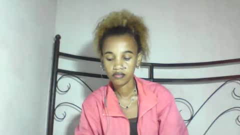 Snapshot of claudiannah chatting on May 5, 4:42 am claudianne online show from May 5, 4:42 am