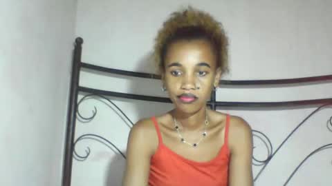 Snapshot of claudiannah chatting on May 18, 6:25 pm claudianne online show from May 18, 6:25 pm