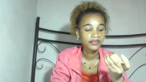 Snapshot of claudiannah chatting on May 19, 1:56 am claudianne online show from May 19, 1:56 am