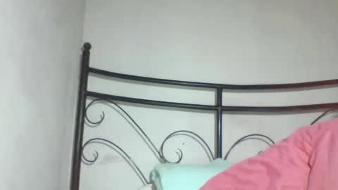 Snapshot of claudiannah chatting on May 20, 5:57 am claudianne online show from May 20, 5:57 am