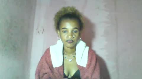 Snapshot of claudiannah chatting on June 15, 7:05 pm claudianne online show from June 15, 7:05 pm