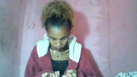 Snapshot of claudiannah chatting on June 19, 4:50 am claudianne online show from June 19, 4:50 am