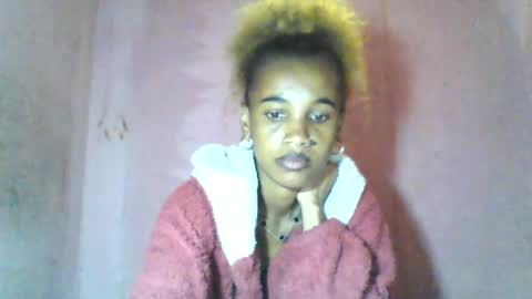 Snapshot of claudiannah chatting on July 16, 4:51 am claudianne online show from July 16, 4:51 am