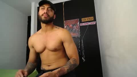 Snapshot of claybrown_ chatting on July 6, 2:47 pm Clay online show from July 6, 2:47 pm