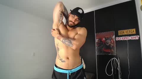 Snapshot of claybrown_ chatting on July 11, 9:38 pm Clay online show from July 11, 9:38 pm
