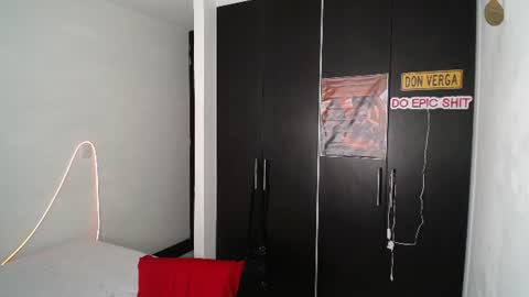 Snapshot of claybrown_ chatting on July 28, 8:52 pm Clay online show from July 28, 8:52 pm