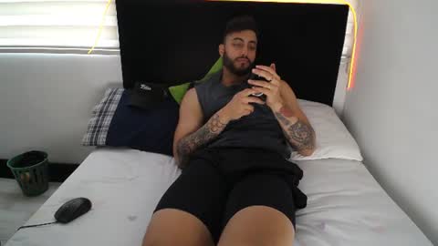 Snapshot of claybrown_ chatting on July 31, 4:17 pm Clay online show from July 31, 4:17 pm