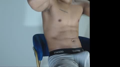Snapshot of cleiver_ chatting on August 4, 6:10 pm cleiver online show from August 4, 6:10 pm