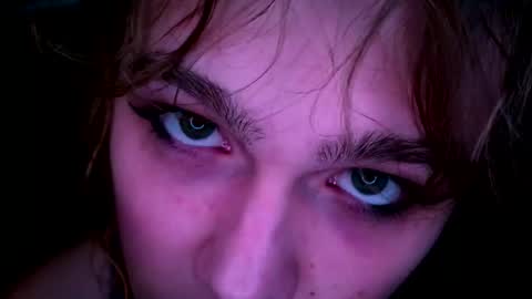 Snapshot of clemie32677 chatting on December 4, 3:38 am clemie32677 online show from December 4, 3:38 am