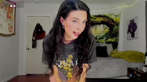 Snapshot of cleo_cam chatting on June 4, 2:06 am Cleo Schedule Updates online show from June 4, 2:06 am
