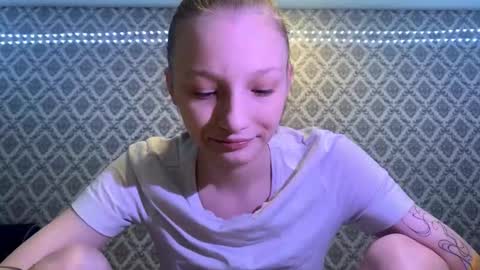 Cleo online show from December 16, 5:29 pm