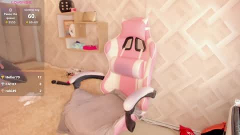 Snapshot of clhoe_johnson_ chatting on May 11, 2:45 pm clhoe_johnson_ online show from May 11, 2:45 pm