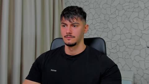 Snapshot of clintmasterss chatting on January 28, 6:05 am ClintMasterss online show from January 28, 6:05 am