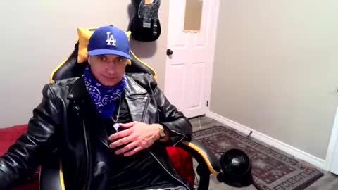 Snapshot of clintwood12 chatting on December 13, 7:15 am chad online show from December 13, 7:15 am